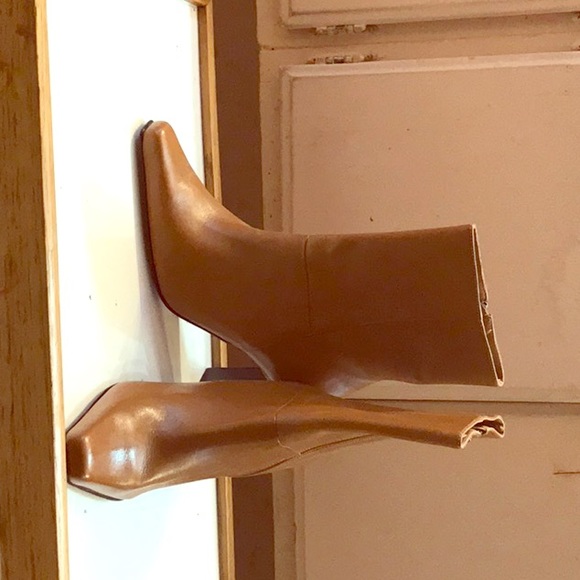 Shoes - Ladies leather ankle boot